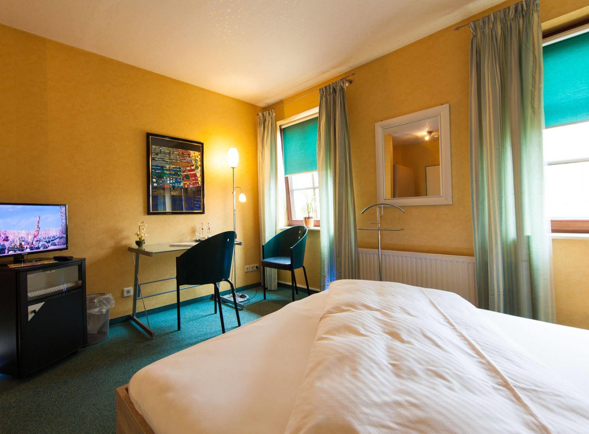 Garni-Hotel An Der Weide Берлин Екстериор снимка