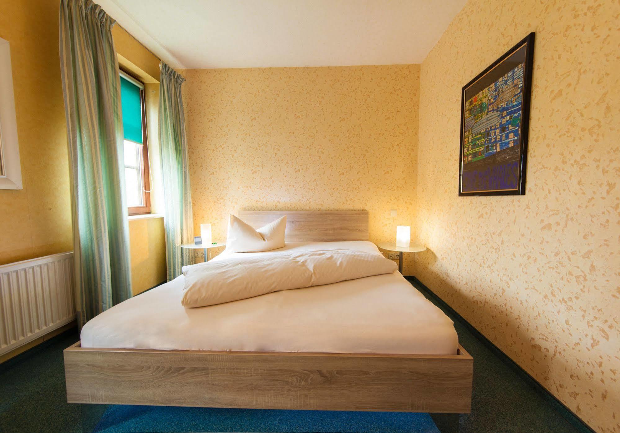 Garni-Hotel An Der Weide Берлин Екстериор снимка