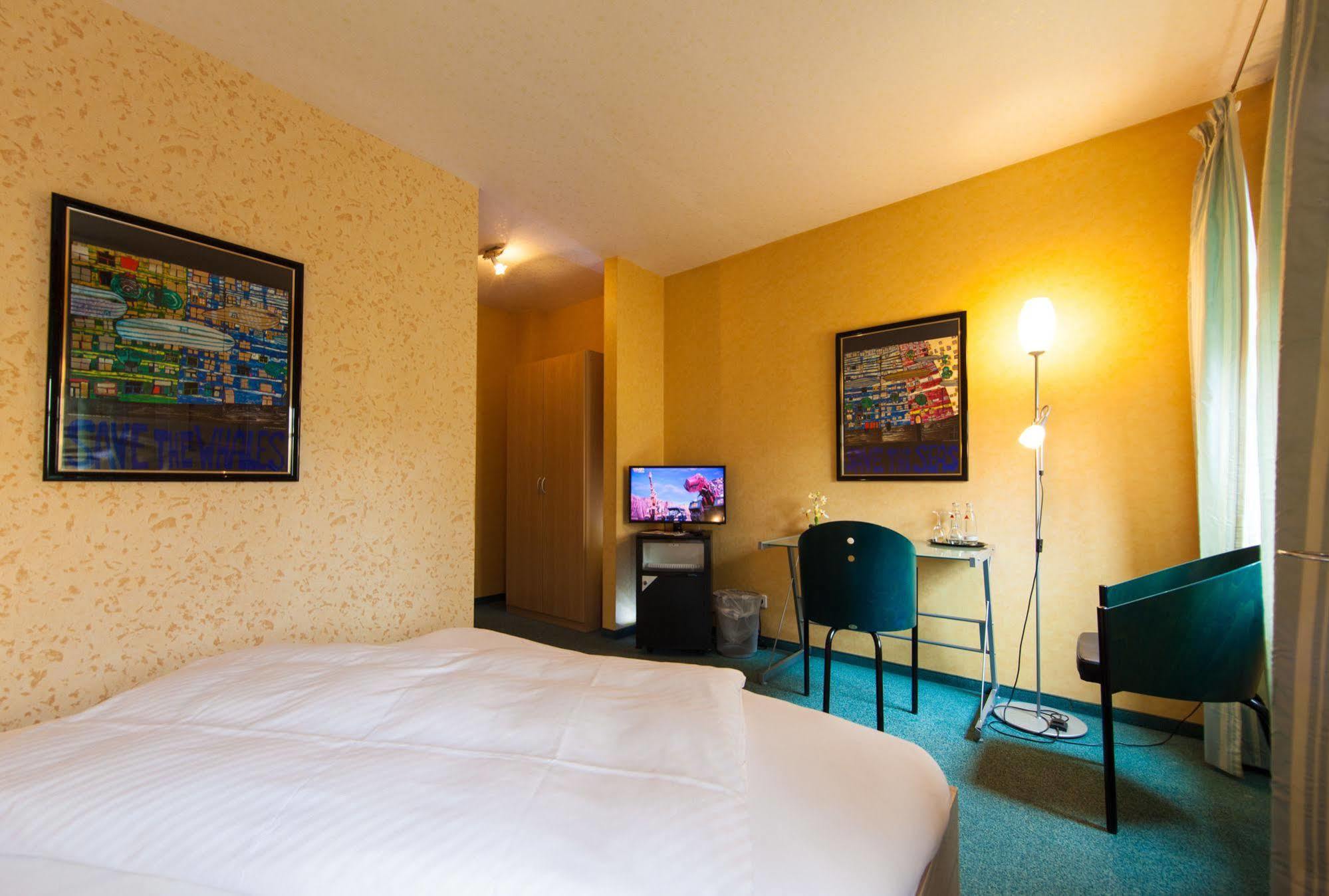 Garni-Hotel An Der Weide Берлин Екстериор снимка